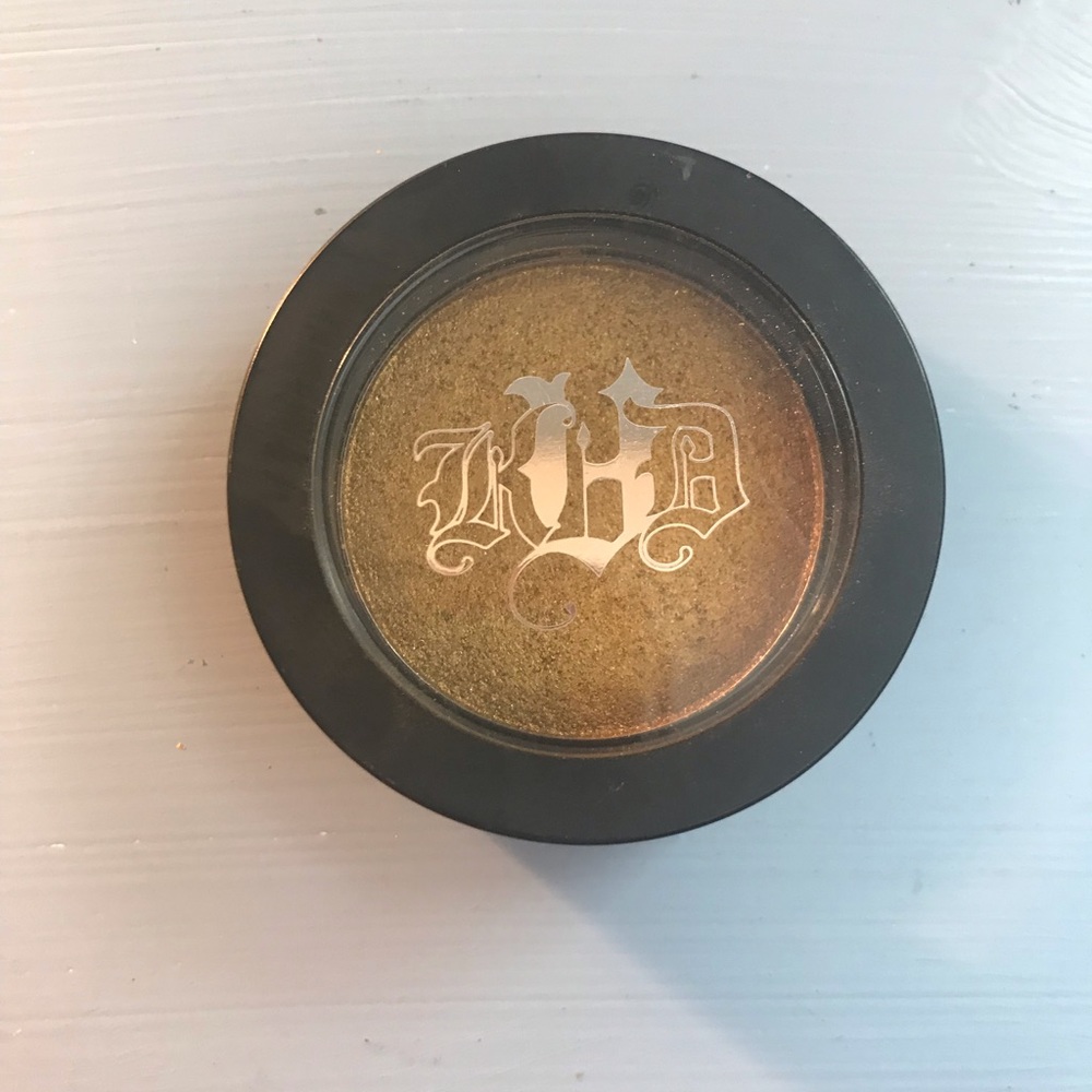 Kat von D single shadow
